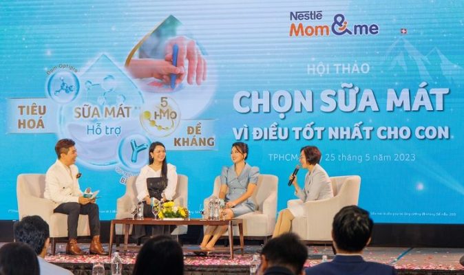 Thao luan ban tron giua Tien si Pham Diep Thuy Duong Nguyen giang vien bo mon nhi Dai hoc Y Duoc TPHCM cung MC Hong Phuong va dai dien nhan hang Nestle NAN